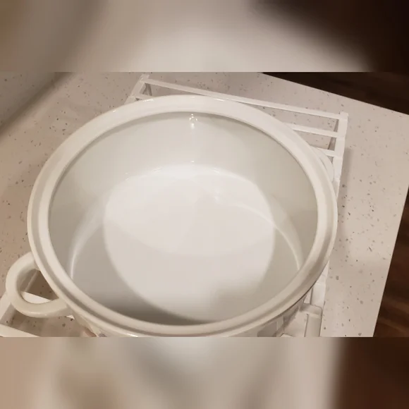 Vintage 1975 Enesco Fine China Nature Garden Society covered casserole. - Picture 7 of 10